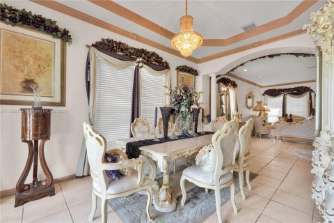 House in Miramar, Florida 6 bedrooms, 366.78 sq.m. № 1092501 - photo 5