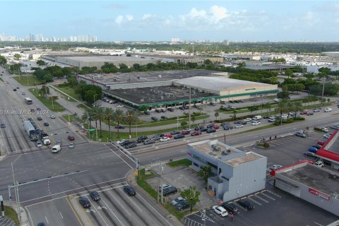 Propiedad comercial en venta en Miami Gardens, Florida № 1116295 - foto 6