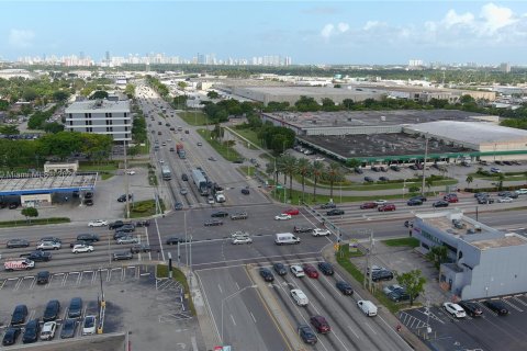 Immobilier commercial à vendre à Miami Gardens, Floride № 1116295 - photo 7