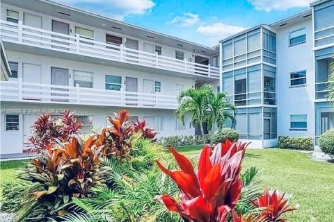 Copropriété à vendre à Hallandale Beach, Floride: 1 chambre, 66.89 m2 № 1362695 - photo 21