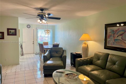 Copropriété à vendre à Hallandale Beach, Floride: 1 chambre, 66.89 m2 № 1362695 - photo 5