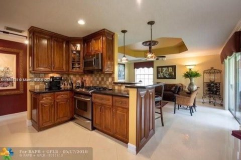 Casa en alquiler en Sunrise, Florida, 4 dormitorios, 242.01 m2 № 1387805 - foto 3