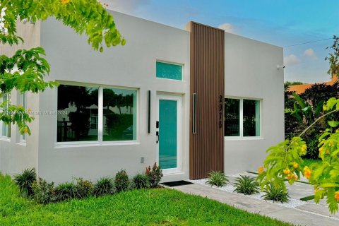 Casa en venta en Miami, Florida, 4 dormitorios, 181.35 m2 № 1387762 - foto 3