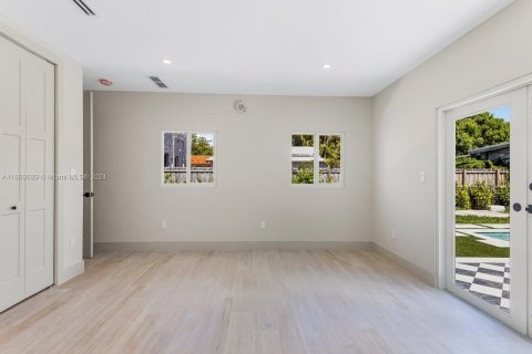 Casa en venta en Miami, Florida, 4 dormitorios, 181.35 m2 № 1387762 - foto 16