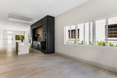 Casa en venta en Miami, Florida, 4 dormitorios, 181.35 m2 № 1387762 - foto 10