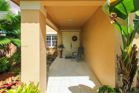 Casa en venta en Miami, Florida, 4 dormitorios, 209.49 m2 № 1387765 - foto 4