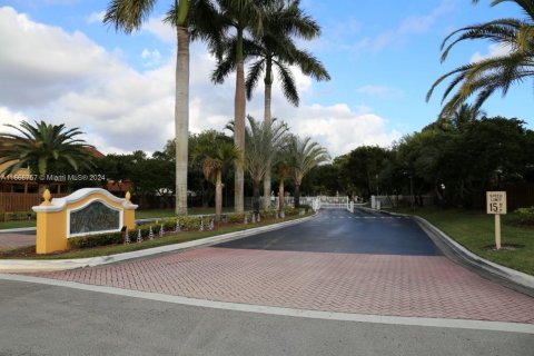 Casa en venta en Miami, Florida, 4 dormitorios, 209.49 m2 № 1387765 - foto 1