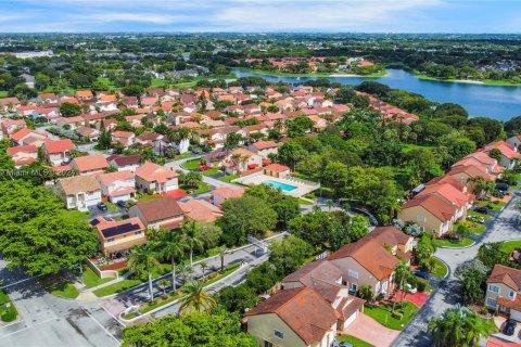 Villa ou maison à vendre à Miami, Floride: 4 chambres, 209.49 m2 № 1387765 - photo 29