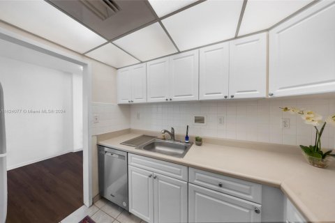 Condominio en venta en Miami Beach, Florida, 1 dormitorio, 79.15 m2 № 1270710 - foto 15