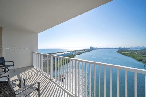 Condominio en venta en Sunny Isles Beach, Florida, 3 dormitorios, 145.86 m2 № 190151 - foto 2