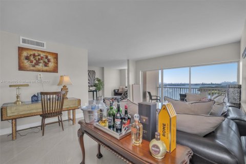 Condominio en venta en Sunny Isles Beach, Florida, 3 dormitorios, 145.86 m2 № 190151 - foto 12