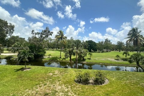 Condo in Lauderhill, Florida, 1 bedroom  № 1309563 - photo 12