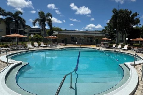 Condominio en venta en Lauderhill, Florida, 1 dormitorio, 63.17 m2 № 1309563 - foto 14