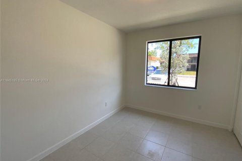 Casa en venta en Miami, Florida, 3 dormitorios, 122.63 m2 № 1332866 - foto 6