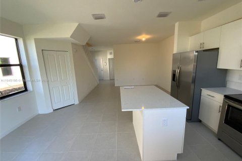 Casa en venta en Miami, Florida, 3 dormitorios, 122.63 m2 № 1332866 - foto 10