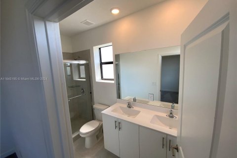 Casa en venta en Miami, Florida, 3 dormitorios, 122.63 m2 № 1332866 - foto 15