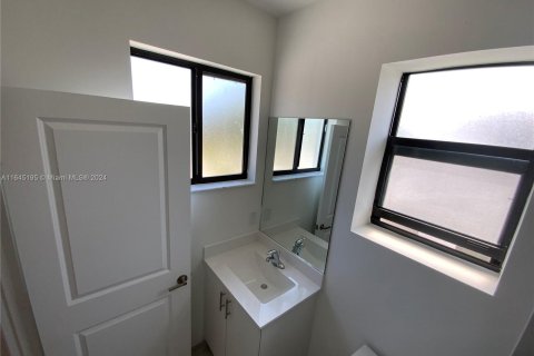 Casa en venta en Miami, Florida, 3 dormitorios, 122.63 m2 № 1332866 - foto 20