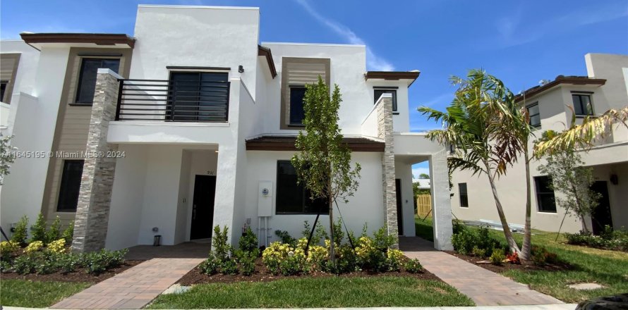 Villa ou maison à Miami, Floride 3 chambres, 122.63 m2 № 1332866