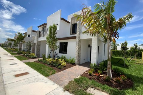 Casa en venta en Miami, Florida, 3 dormitorios, 122.63 m2 № 1332866 - foto 3