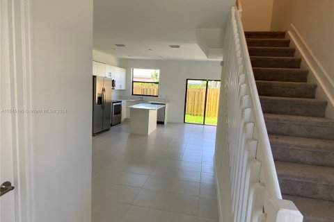 Casa en venta en Miami, Florida, 3 dormitorios, 122.63 m2 № 1332866 - foto 4