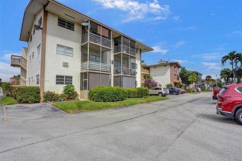 Condo in Miami, Florida, 1 bedroom  № 1003553 - photo 19