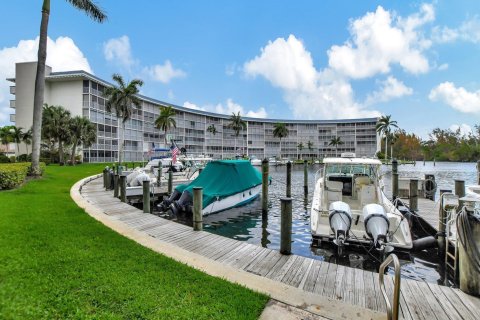 Condo in Deerfield Beach, Florida, 3 bedrooms  № 1208107 - photo 21