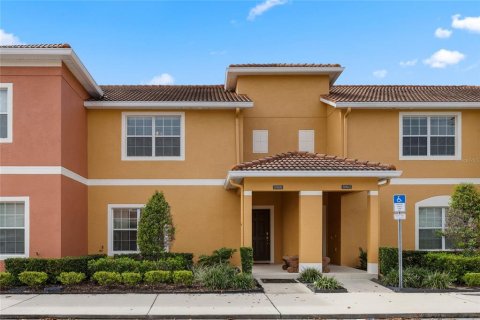 Townhouse in Kissimmee, Florida 4 bedrooms, 176.7 sq.m. № 1361023 - photo 1