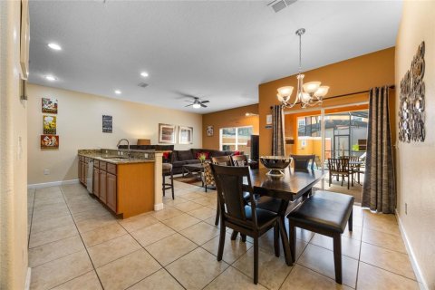 Touwnhouse à vendre à Kissimmee, Floride: 4 chambres, 176.7 m2 № 1361023 - photo 3