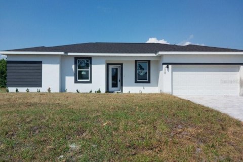 House in Englewood, Florida 4 bedrooms, 151.99 sq.m. № 1361024 - photo 1