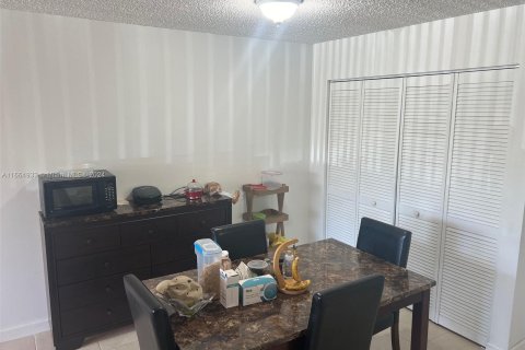 Copropriété à vendre à Miami, Floride: 2 chambres, 101.17 m2 № 1379049 - photo 4