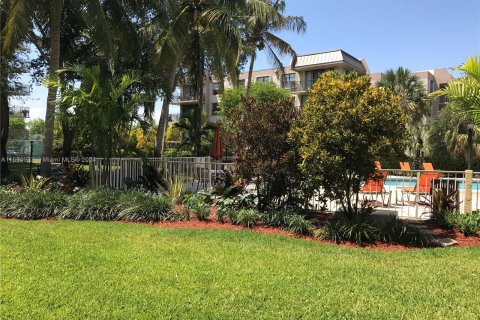 Condo in Miami, Florida, 2 bedrooms  № 1379049 - photo 25