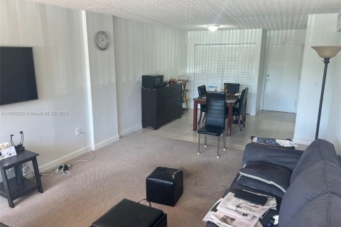 Copropriété à vendre à Miami, Floride: 2 chambres, 101.17 m2 № 1379049 - photo 2