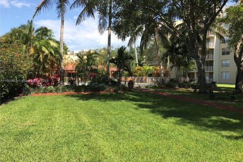 Copropriété à vendre à Miami, Floride: 2 chambres, 101.17 m2 № 1379049 - photo 27