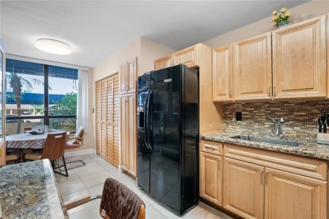 Condo in Boca Raton, Florida, 3 bedrooms  № 1379048 - photo 6