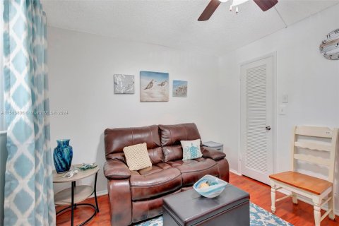 Condo in Sunrise, Florida, 2 bedrooms  № 1345322 - photo 15