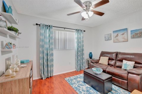 Condo in Sunrise, Florida, 2 bedrooms  № 1345322 - photo 5