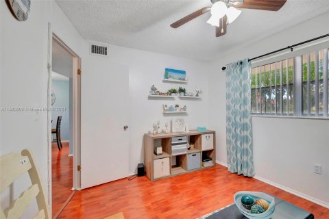 Condo in Sunrise, Florida, 2 bedrooms  № 1345322 - photo 16