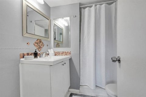 Condo in Sunrise, Florida, 2 bedrooms  № 1345322 - photo 27