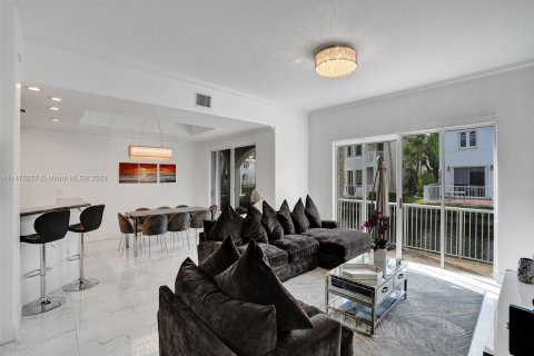 Villa ou maison à vendre à Aventura, Floride: 3 chambres, 199.28 m2 № 789264 - photo 5
