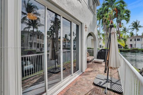 Villa ou maison à vendre à Aventura, Floride: 3 chambres, 199.28 m2 № 789264 - photo 15
