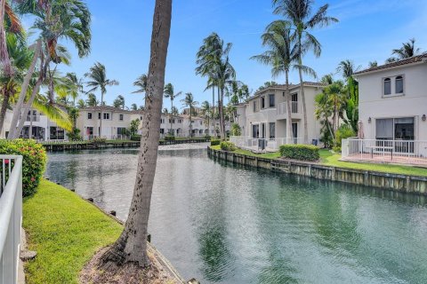 Villa ou maison à vendre à Aventura, Floride: 3 chambres, 199.28 m2 № 789264 - photo 16