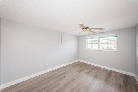 Condominio en venta en Gulfport, Florida, 1 dormitorio, 98.48 m2 № 1359120 - foto 19