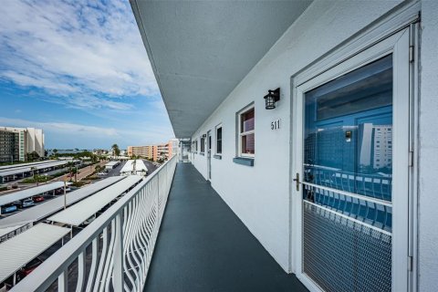 Condominio en venta en Gulfport, Florida, 1 dormitorio, 98.48 m2 № 1359120 - foto 2