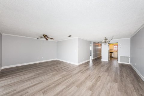 Condominio en venta en Gulfport, Florida, 1 dormitorio, 98.48 m2 № 1359120 - foto 9