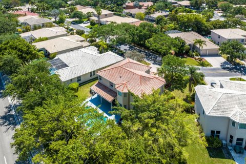 Casa en venta en Coral Springs, Florida, 5 dormitorios, 285.21 m2 № 1104664 - foto 1