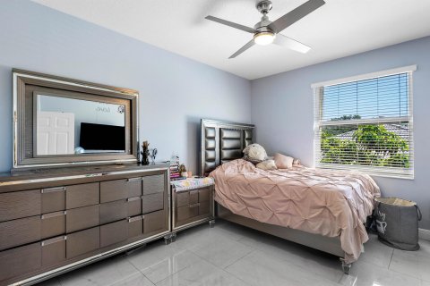 Casa en venta en Coral Springs, Florida, 5 dormitorios, 285.21 m2 № 1104664 - foto 10