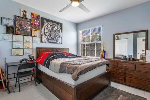 Casa en venta en Coral Springs, Florida, 5 dormitorios, 285.21 m2 № 1104664 - foto 13