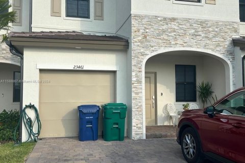 Townhouse in Homestead, Florida 3 bedrooms № 1177894 - photo 1