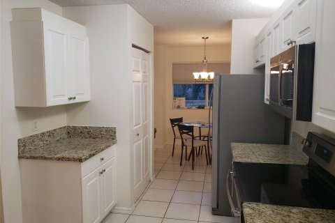 Condo in Tamarac, Florida, 2 bedrooms  № 994293 - photo 17