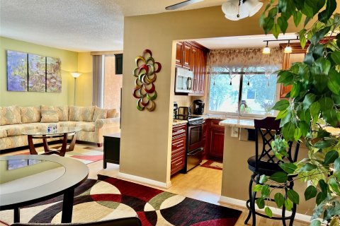 Condo in Tamarac, Florida, 2 bedrooms  № 970415 - photo 18